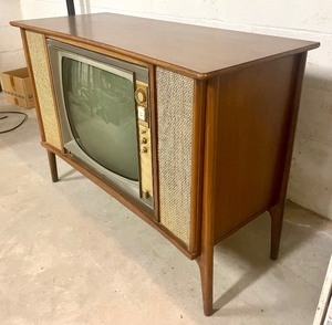 lot 160 image: Zenith Space Commander 400 Television with Remote