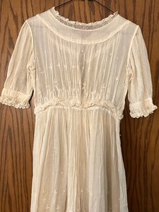 lot 149 image: Vintage Womens Dress