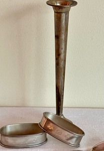 lot 189 image: Vintage Sterling Silver Bud Vase and Pair of Napkin Rings