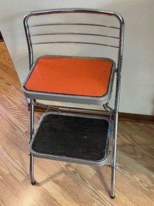 lot 132 image: Vintage Stool