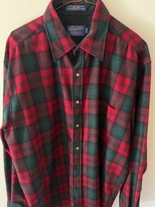 lot 138 image: Vintage Pendleton Wool Shirt Size Large Long