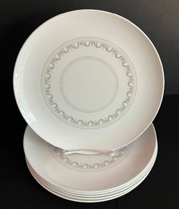 lot 125 image: Six Vintage Centura by Corning Dinner Plates