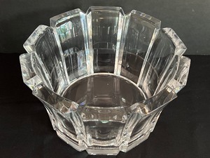 lot 126 image: Vintage Orrefors Crystal 9 Inch Stemmhammer Bowl