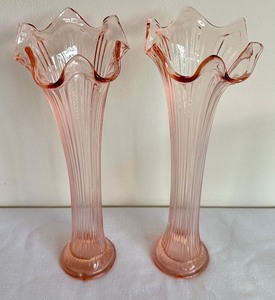 lot 43 image: Vintage Glassware including Fenton and More