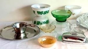 lot 41 image: Variety of Fun Kitchen Vintage Items