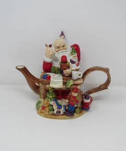 lot 53 image: Spode China Mistletoe Tea for 6