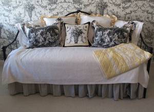 lot 44 image: DayBed and designer linen