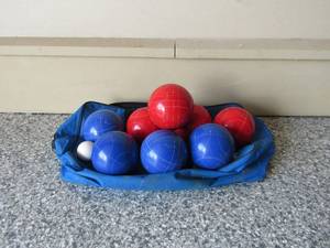 lot 41 image: Croquet Set and Quest Bocce Ball