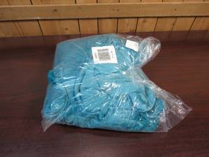 lot 93 image: Microplush Fleece Blanket - Teal - FullQueen