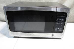 lot 90 image: Insignia - 0.9 Cu. Ft. Compact Microwave - Stainless steel