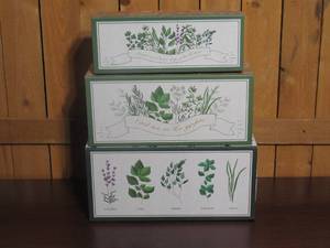 lot 74 image: Set of 3 Nesting Gift Boxes
