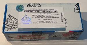 lot 3 image: 1981 Topps Baseball Unopened Vending Box - BBCE Sealed and Verified, 500 card box
