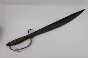lot 4 image: Saber