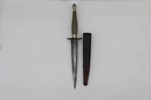 lot 20 image: British Army Fairbairn Sykes Commando knife
