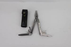 lot 21 image: Genuine Leatherman