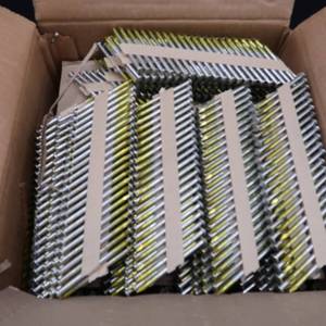 lot 20 image: HITACHI STRAP TITE FRAMING NAILS WITH ROUND HEAD