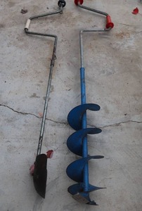 lot 87 image: ICE FISHING SUPPLIES
