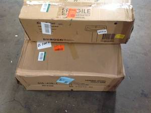 lot 5 image: Swiss Maddison Pedestal and Sink    Customer Returns See Pictures