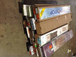 lot 30 image: Pallet of Mixed  Assorted  Flooring Various Models and Conditions Customer Returns See Pictures
