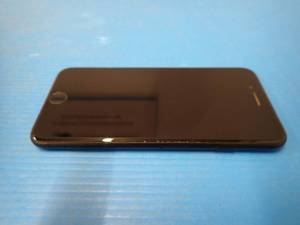 lot 16 image: Apple&nbspiPhone 7 A1660  32GB of storage  Carrier status unlocked  Includes charger