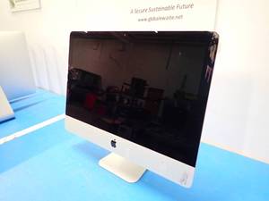 lot 33 image: Apple&nbspiMac18,1 A1418 MMQA2LLA &nbspINTEL(R) CORE(TM) I5-7360U CPU  2.30GHZ  16GB DDR4 RAM  1TB HD  Cracked screen  includes IOS and power cable