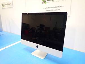 lot 35 image: Apple&nbspiMac16,2 A1418 MK452LLA &nbspINTEL(R) CORE(TM) I5-5675R CPU  3.10GHZ  16GB DDR3 RAM  1TB HD  Includes IOS and power cable  unit has chips and cracks on screen
