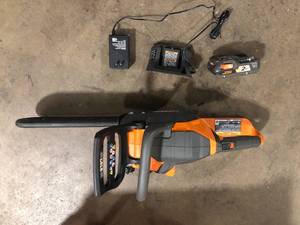 RIDGID 18V Brushless 12 in. Electric Battery Chainsaw with  Battery and Charger  Customer Returns See Pictures