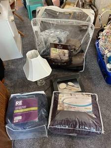 Mixed Lot - Comforter, Lamp & Makeup Set