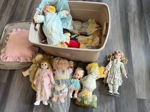 Tote of Dolls