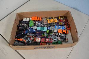 lot 137 image: Flat of Assorted Toy Cars