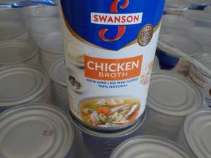 Pallet of 14.5 oz Cans Swanson Chic...