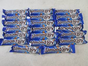 (B-3) 20 Almond Joy Candy Bars Past...