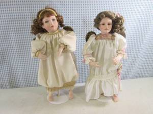 (EW5) 2 Standing Porcelian Angel Do...