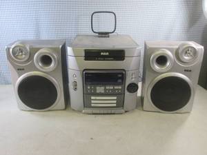 (EW4) RCA RS2650 Compact Audio Syst...