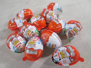 (B-1) 12 Kinder Joy Candy Eggs Past...