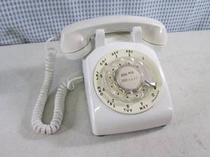 (FS) Vintage Dial Phone in White ...