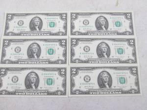 (CNTR) 6 - $2 Dollar Bills - Serial...