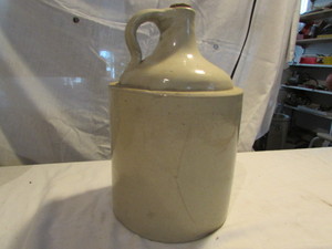 lot 3 image: Vintage Pottery Jug