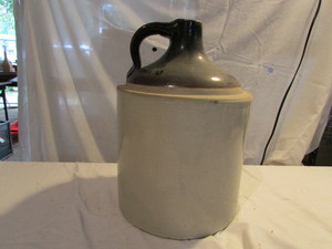 lot 4 image: Vintage Pottery Jug