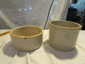 lot 6 image: Vintage Pottery Crocks