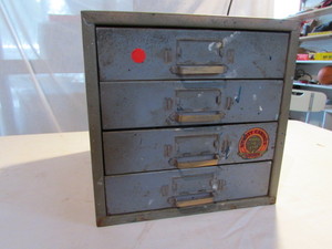 lot 21 image: Vintage Utility Cabinet