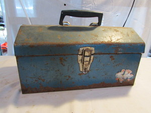 lot 27 image: Metal Toolbox