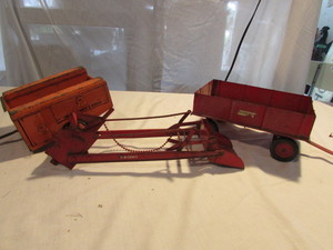 lot 43 image: Vintage Farm Implement Toys