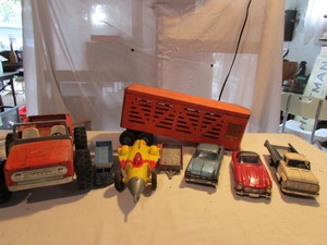 lot 47 image: Vintage Toys