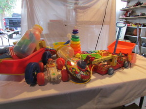 lot 48 image: Vintage Toys