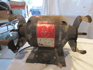 lot 75 image: Bench Grinder