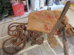 lot 82 image: Vintage Miscellaneous Items