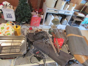 lot 91 image: Outdoor Grilling Items