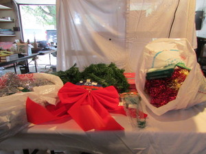 lot 108 image: Christmas Lot