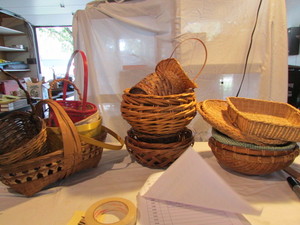 lot 114 image: Basket Lot